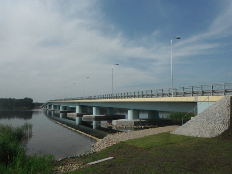 _budowa_mostu_nad_stara_swina_laczacego_wyspy_wolin_i_karsibor_wraz_z_rozbiorka_mostu_piastowskiego_w_swinoujsciu_